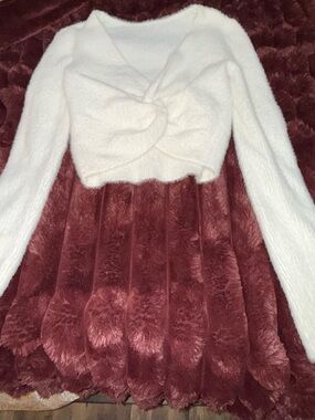 aerie Creamy White Fuzzy Cropped Sweater